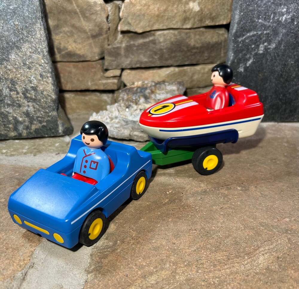 Play mobil Boat and car trailer with two buddies READ